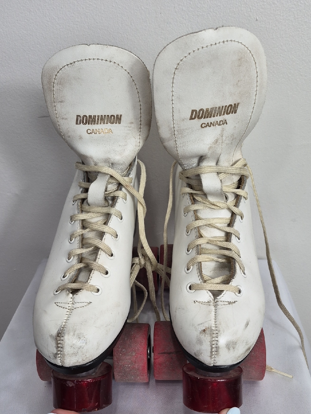 Vtg Dominio Canada Skates White Red Wheels